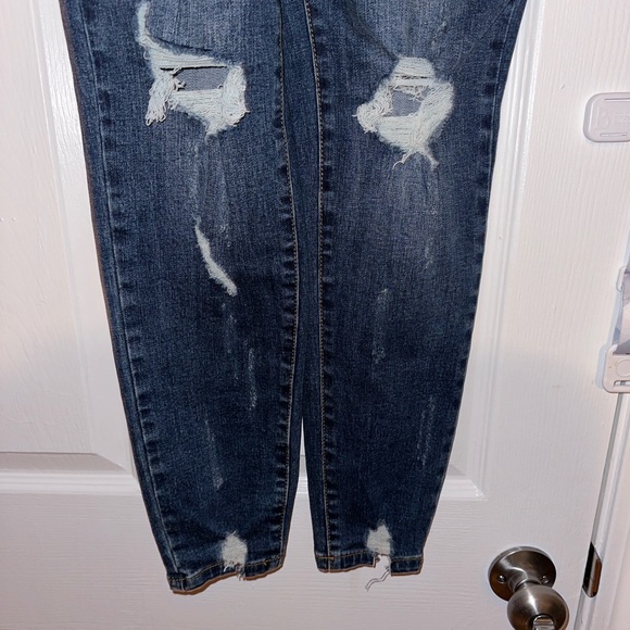 KanCan Skinny distressed Jeans - Picture 3 of 5
